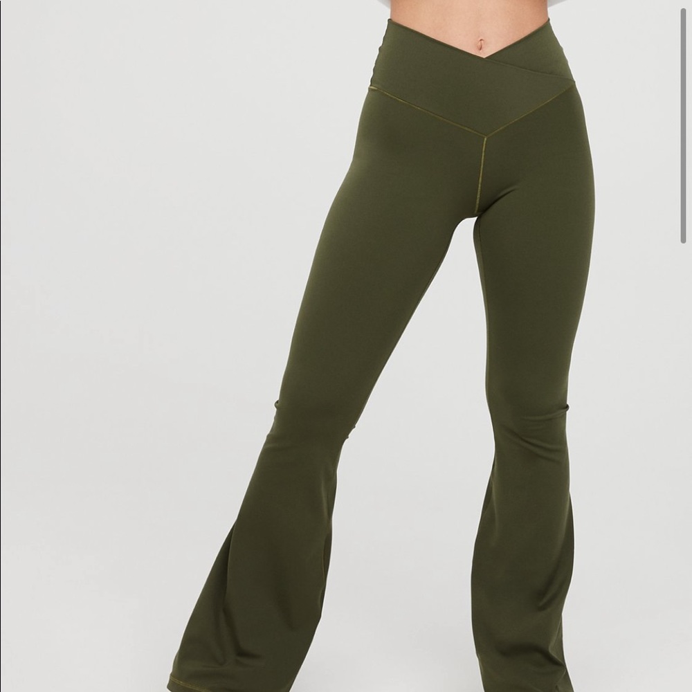 OFFLINE REAL ME HIGH WAISTED CROSSOVER FLARE LEGGING